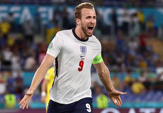Top 8 England best centre-forward options